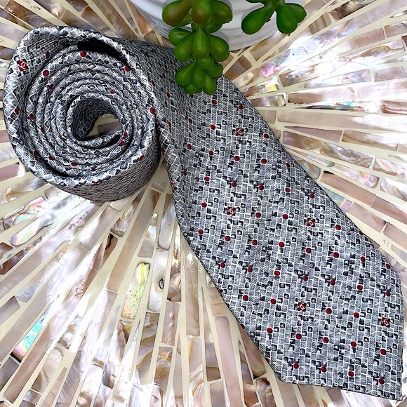 CHANEL 100% Silk Tie CC Logo Tie — Gray/Red/Black - Picture 4 of 14